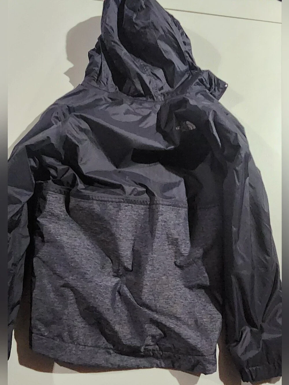 The North Face Two-Tone Hooded Shell Jacket - Gray/Black Boys Size Medium 10/12